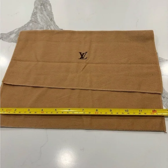 Authentic Louis Vuitton dust‎ bag - Picture 2 of 5
